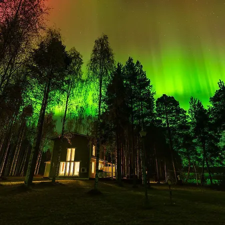 Luxurious Snow With Jacuzzi Villa Rovaniemi