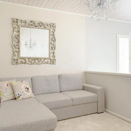 Villa Luxurious Snow With Jacuzzi *