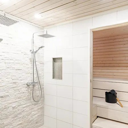 Luxurious Snow With Jacuzzi Rovaniemi